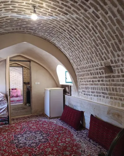 بومگردی قلعه سفید طاقی - واحد 2