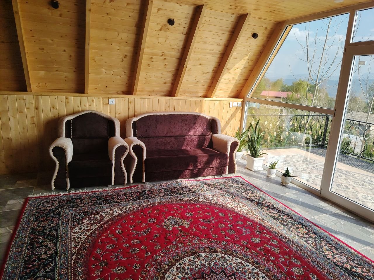 کلبه کلبه یک خوابه سوئیسی کوهسار ازارسی