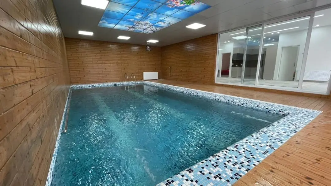 ویلا دوخوابه استخر آبگرم کهنز جوزی