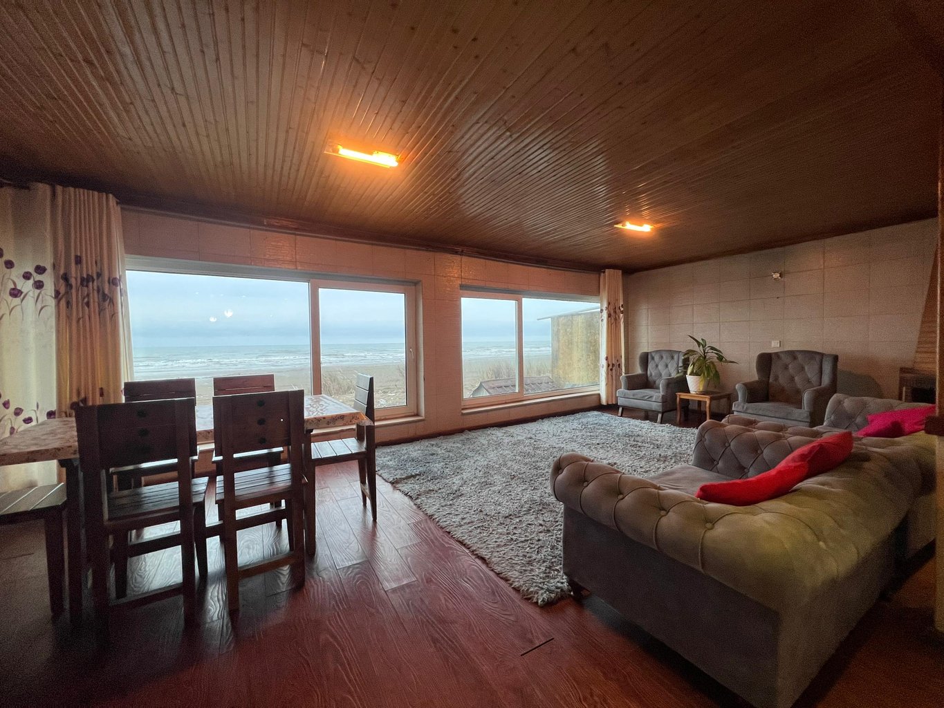 ویلا سه خوابه ساحلی نگین نور