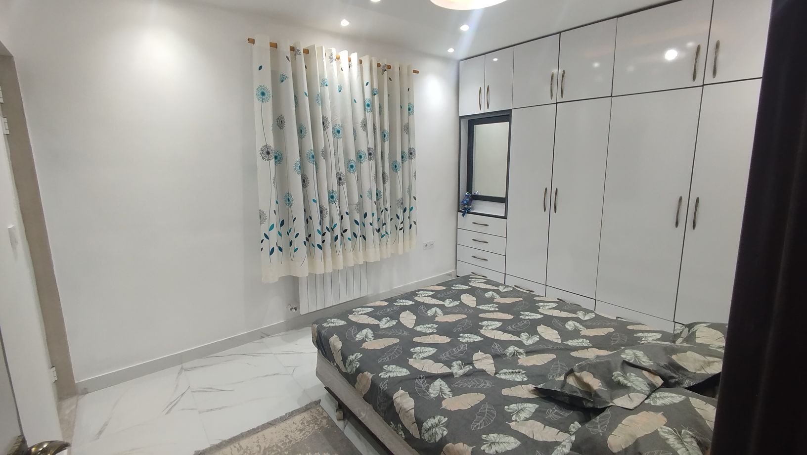 یک خوابه زنبق 4