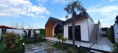 ویلا سه خوابه استخردار سیاه سفید