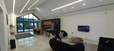 ویلا سه خوابه استخردار سیاه سفید