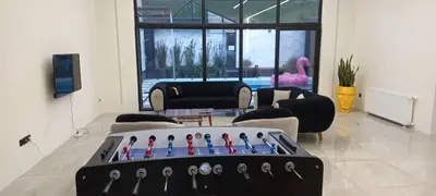 ویلا سه خوابه استخردار سیاه سفید