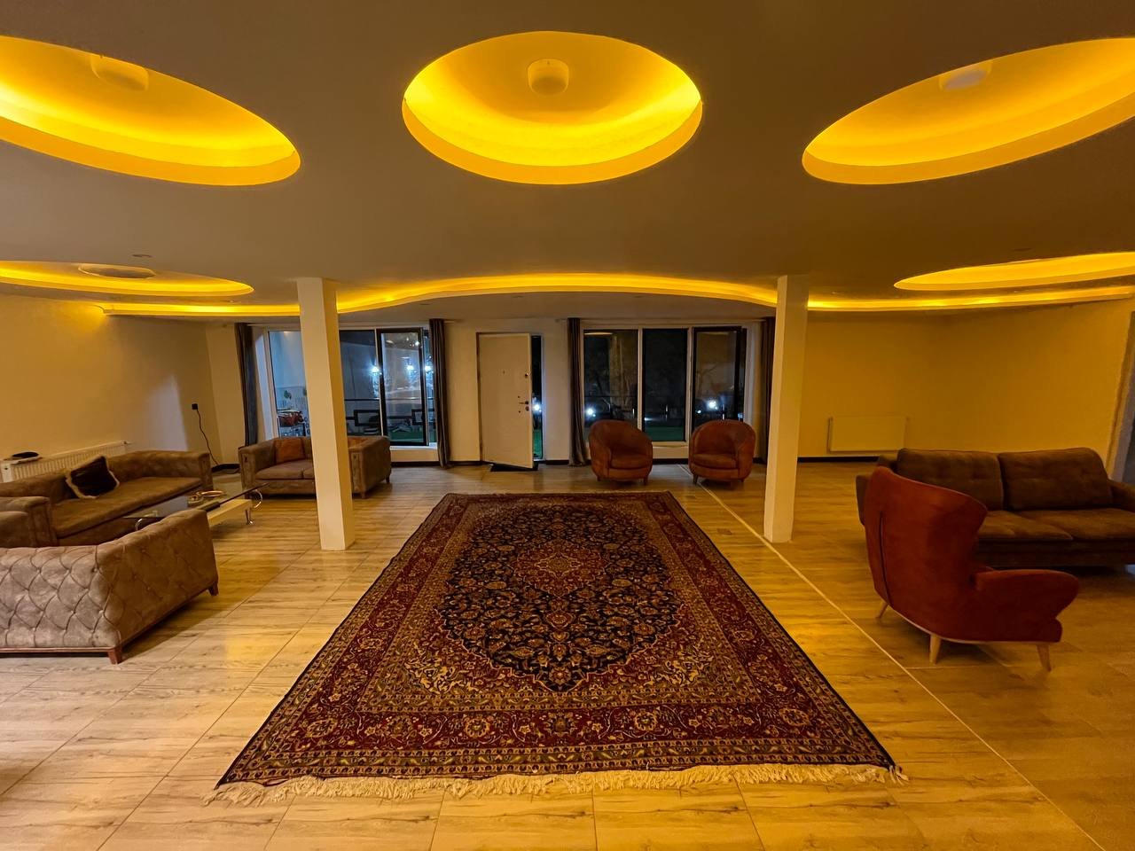 ویلا سه خوابه استخردار زرافشان