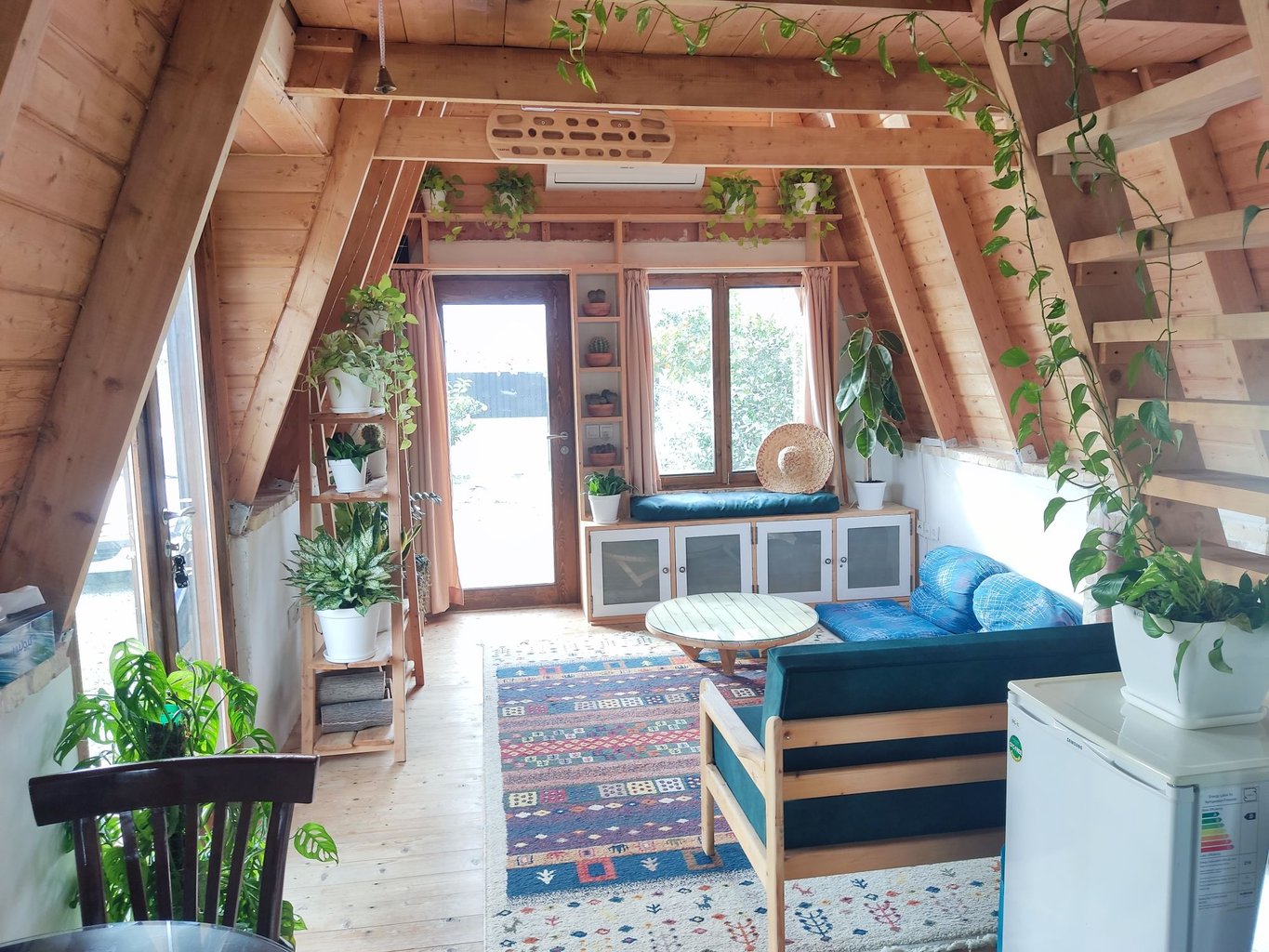 کلبه یک خوابه سوئیسی گرین کابین - پذیرایی
