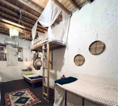 اقامتگاه سنتی هفت تخته فلت خونمون اتاق اشتراکی