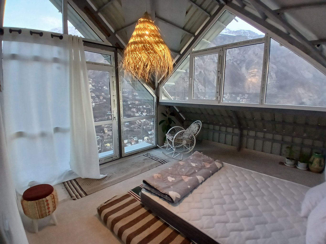 مجتمع اقامتی گیلاس 1 - واحد امیری