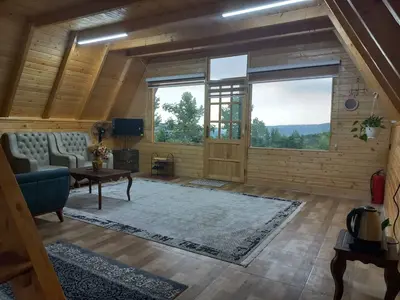 کلبه یک خوابه جنگلی عسل