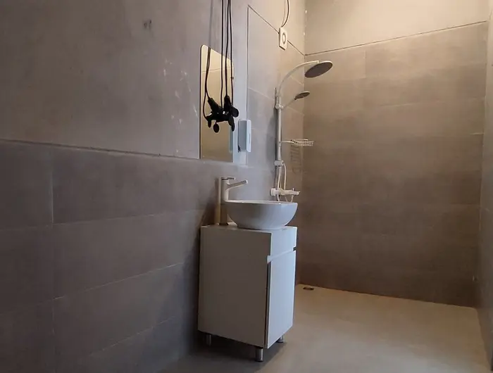 بی‌گون - واحد سرخ