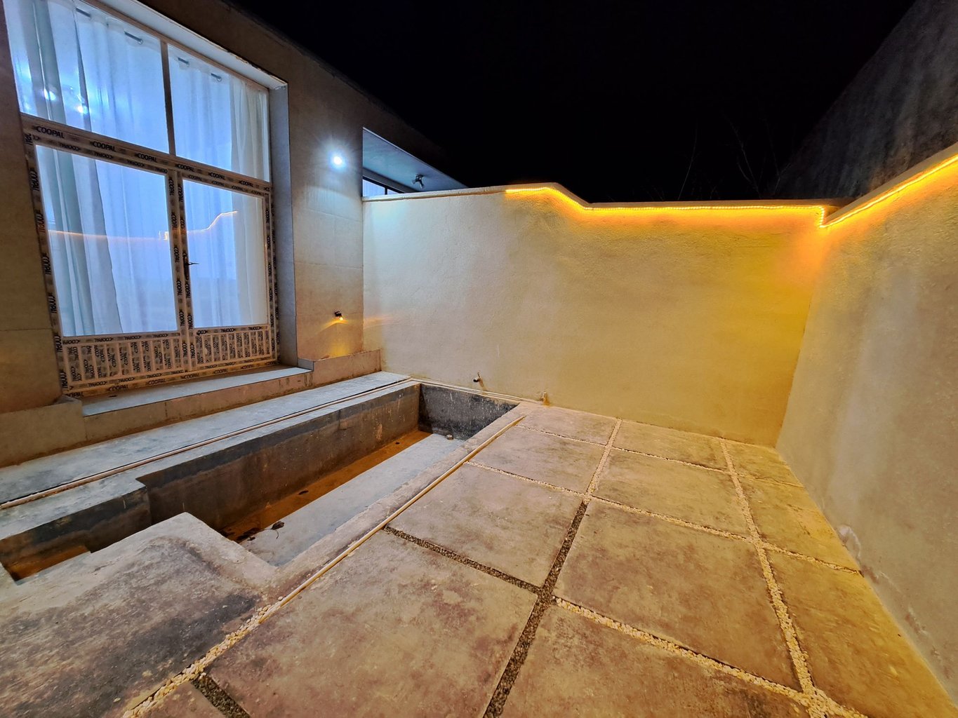 سوئیت یک خوابه گلرخ 1