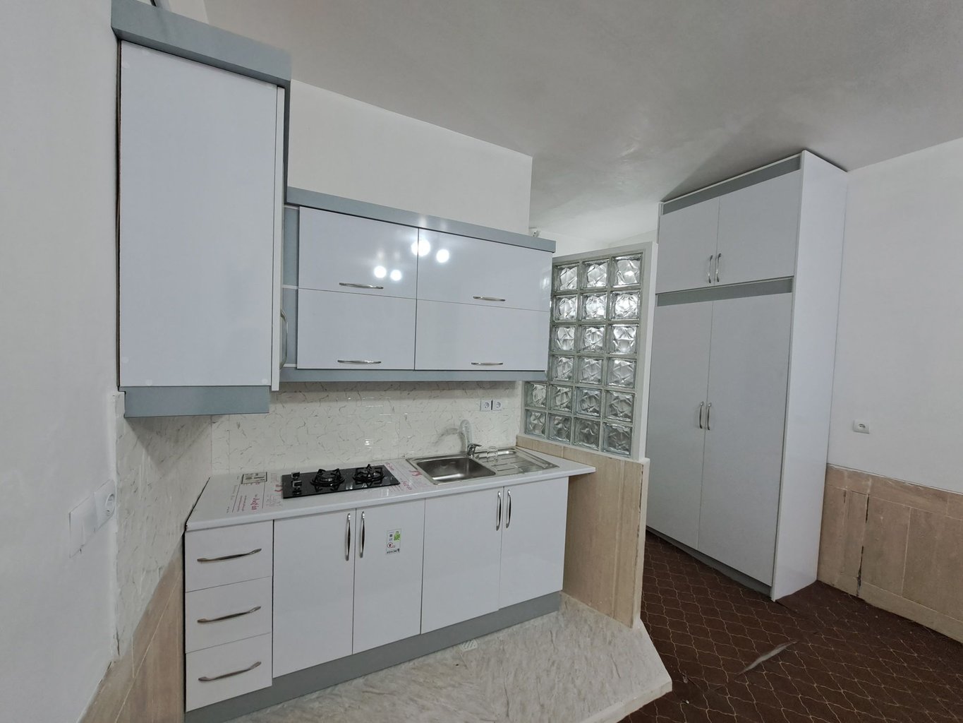 سوئیت یک خوابه گلرخ 1