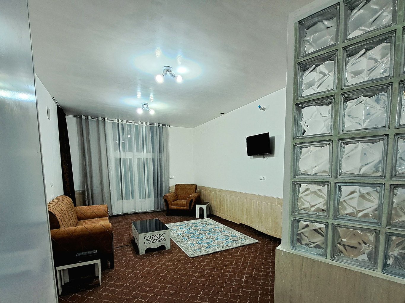 سوئیت یک خوابه گلرخ 1