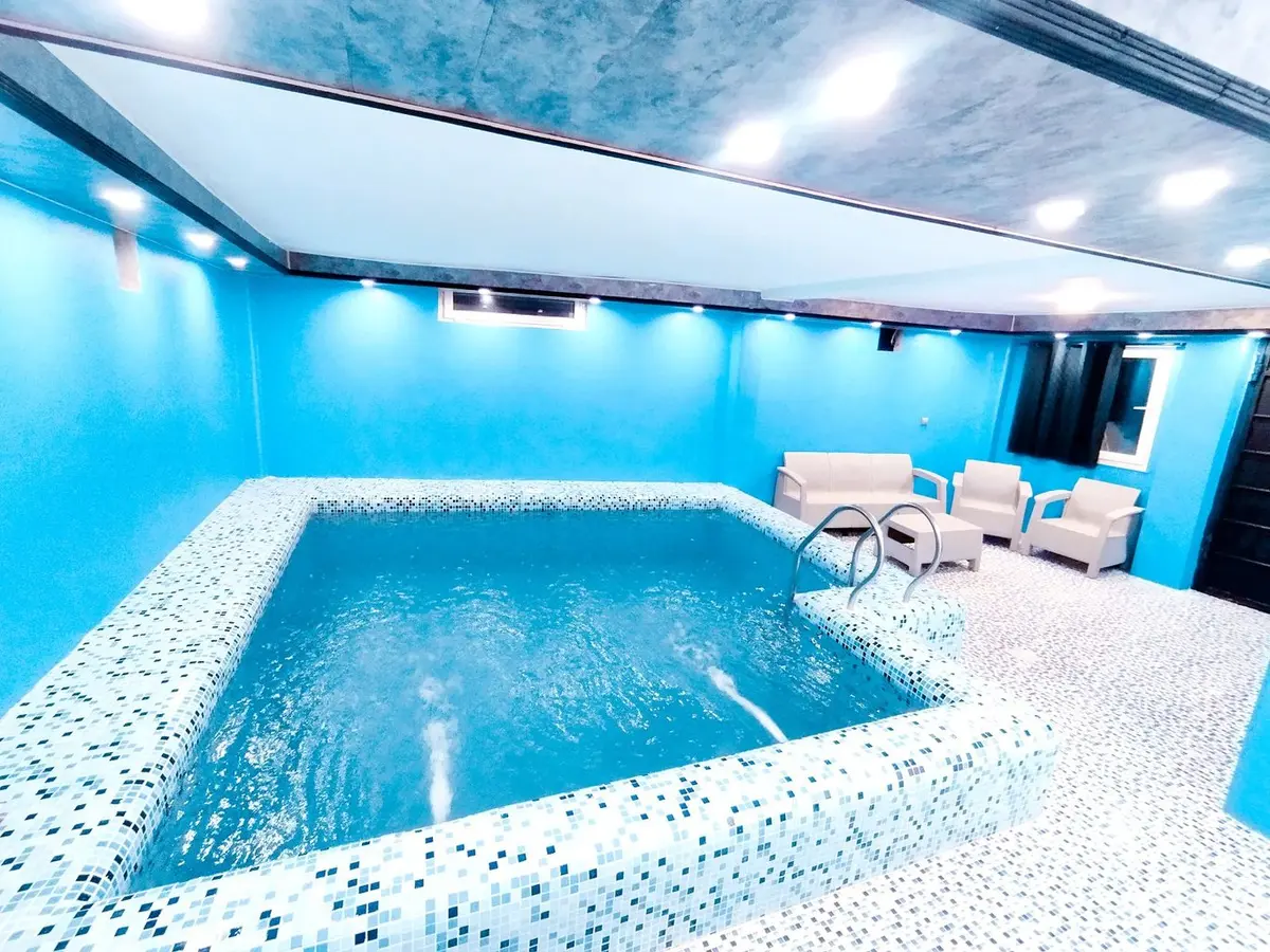 ویلا سه خوابه ساحلی استخردار آبگرم اونیکس