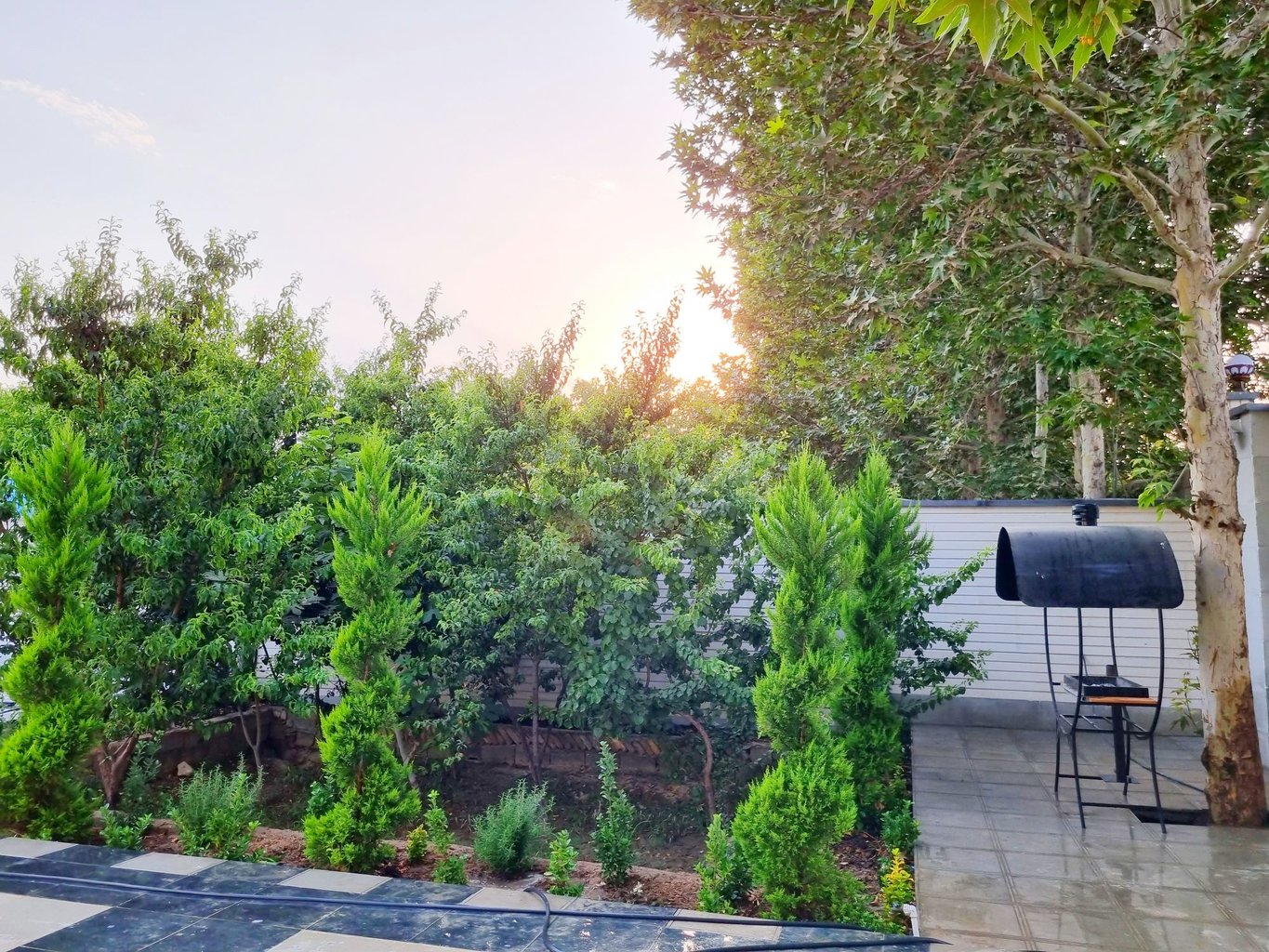 ویلا دو خوابه استخردار آبگرم چهارباغ