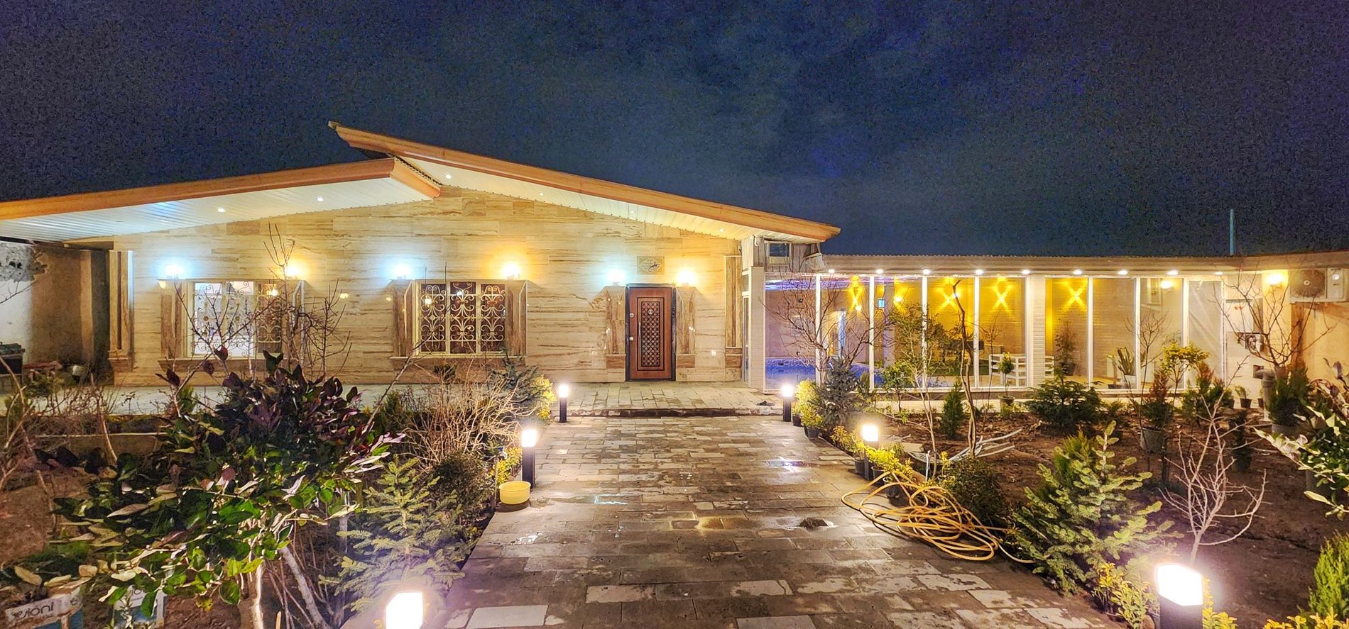 یک خوابه استخردار آبگرم باغ بهاران