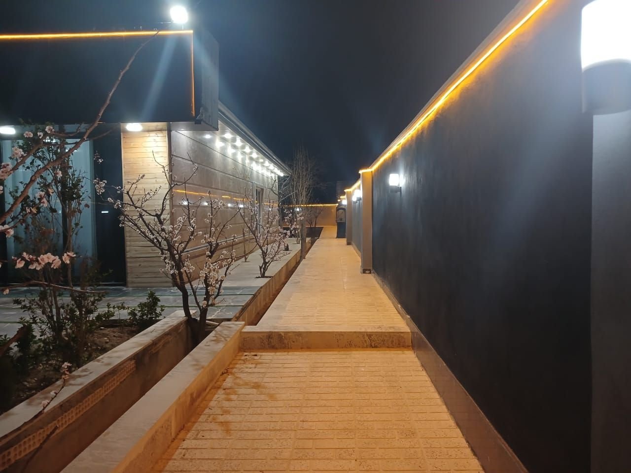 دوخوابه استخردار آبگرم ثابت