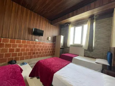 مسافرخانه سعید - واحد سه تخته 305