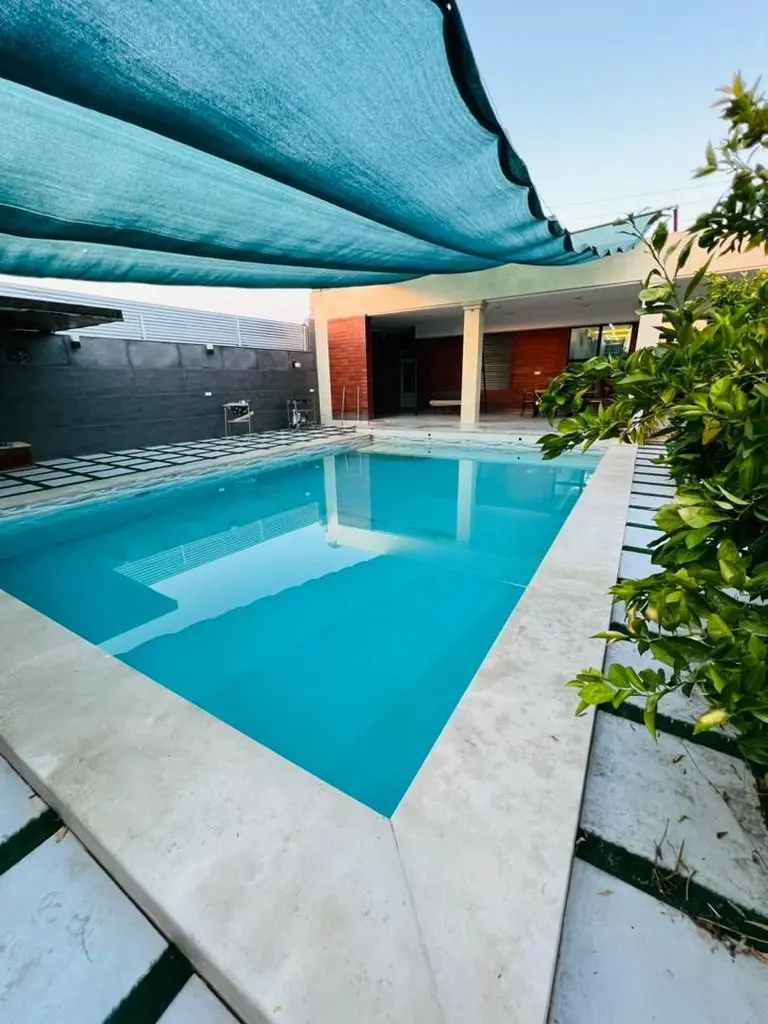 ویلا دوخوابه عمارت استخردار شاهان