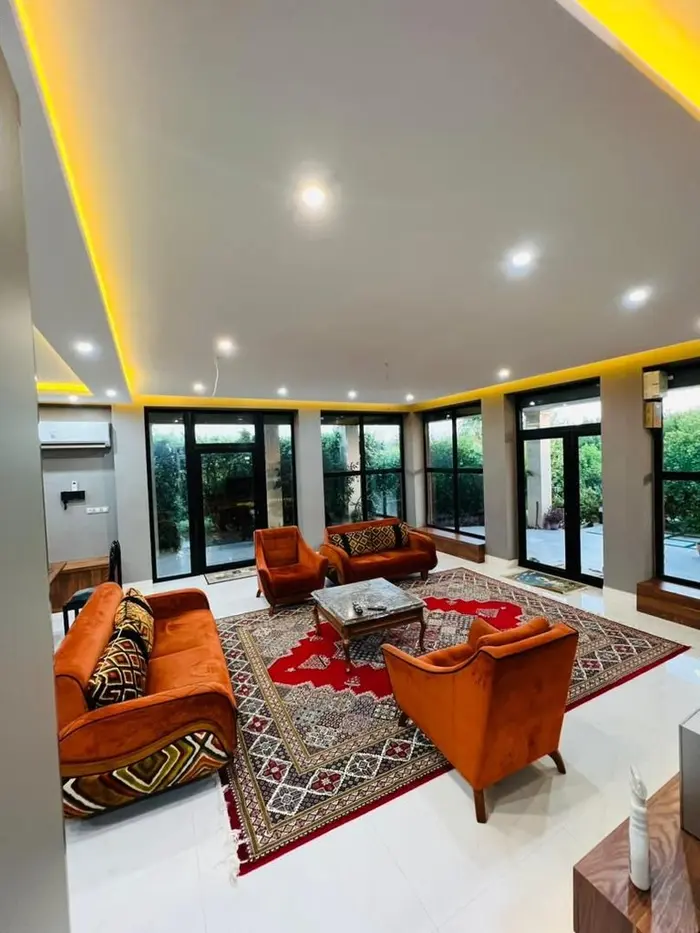 ویلا دوخوابه عمارت استخردار شاهان