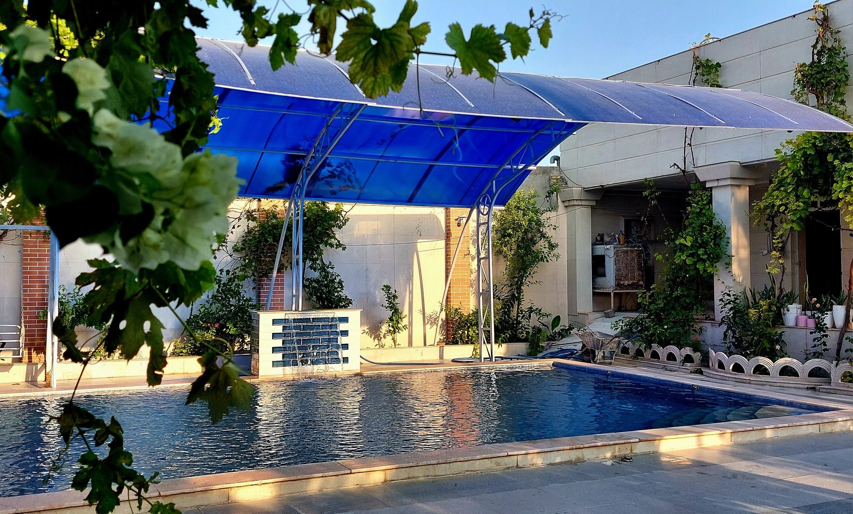 ویلا دوخوابه استخردار آبگرم عمارت مهستان