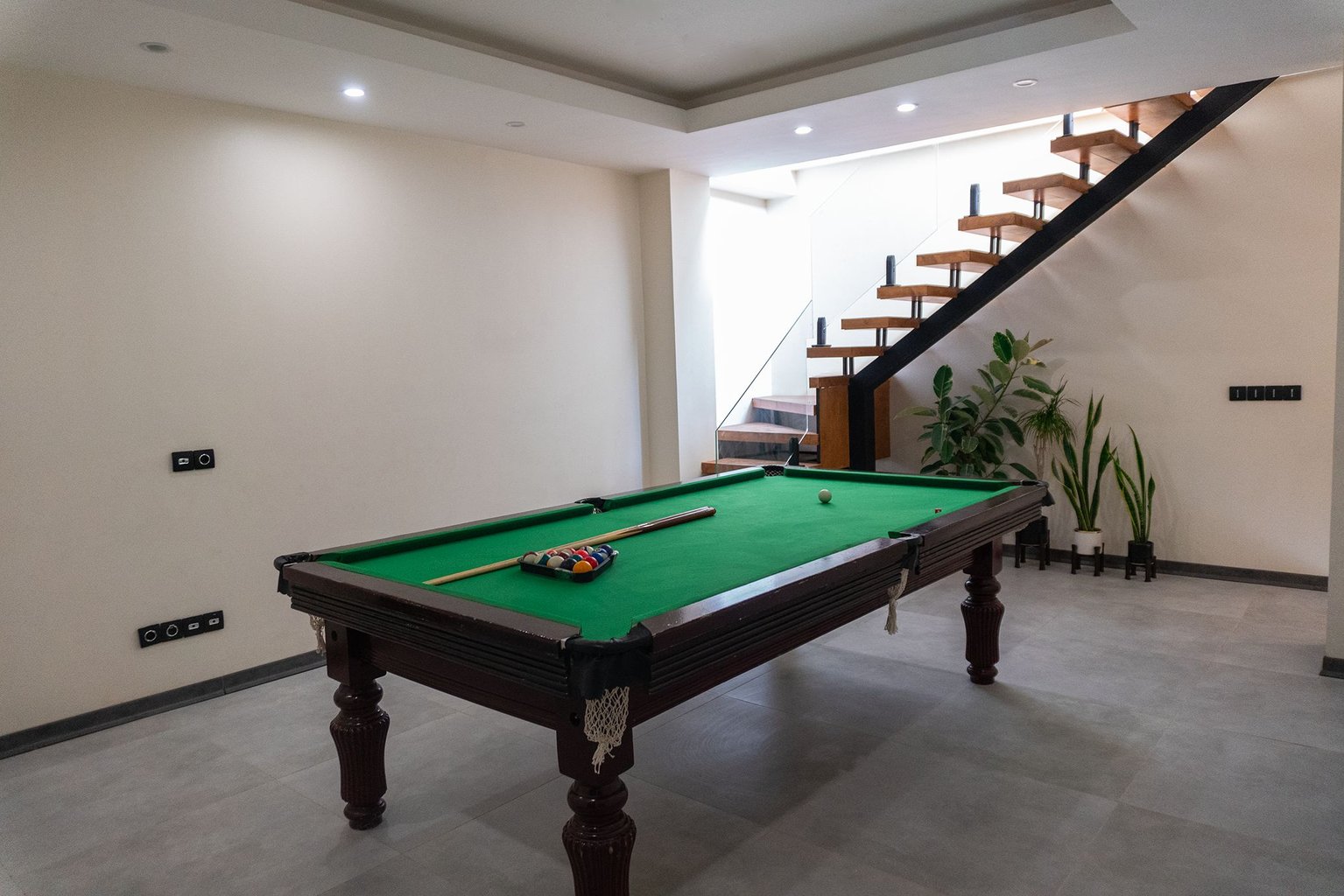 سه خوابه استخردار آبگرم لوتوس 2