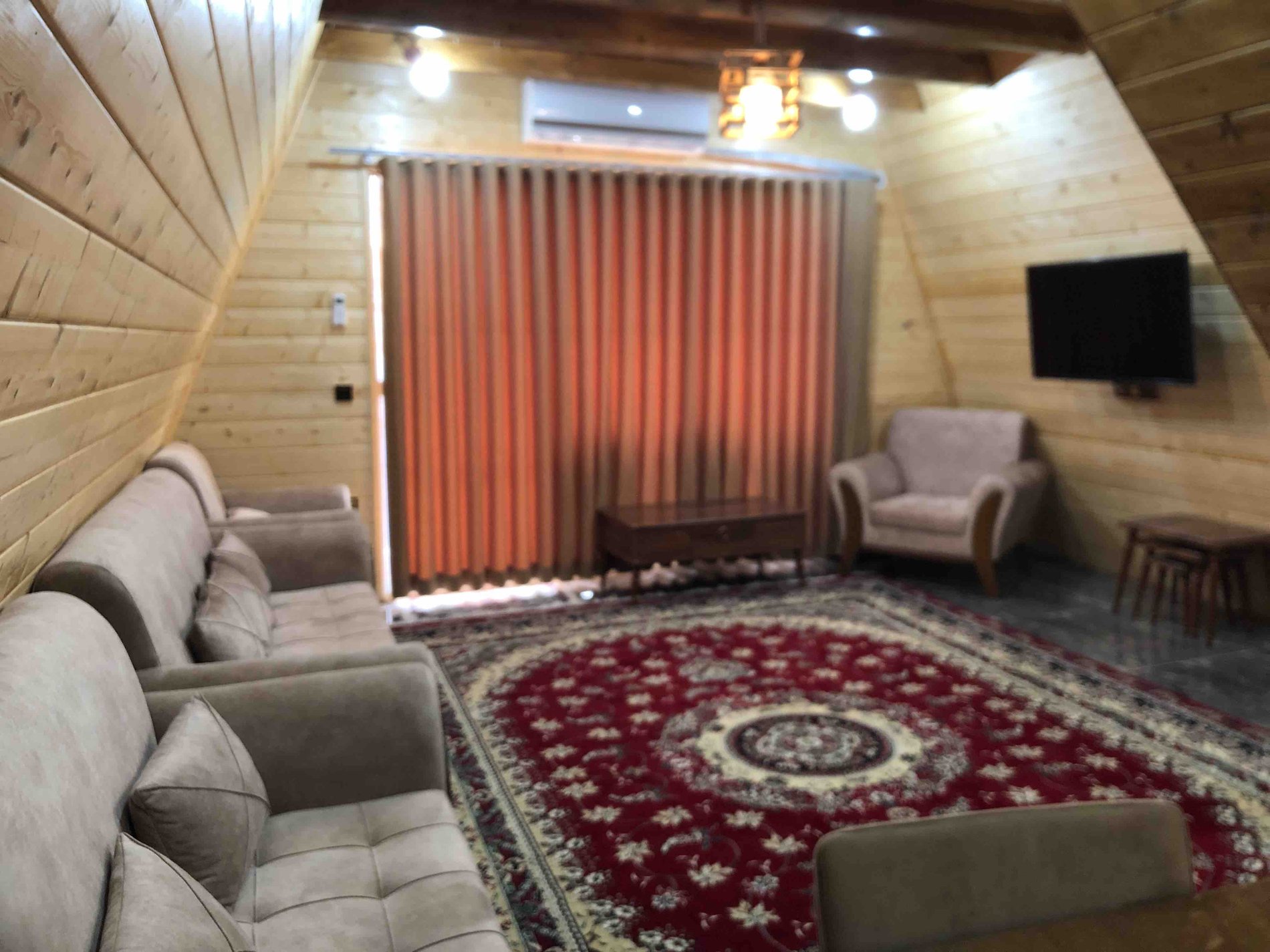 یک خوابه چوبی پویان