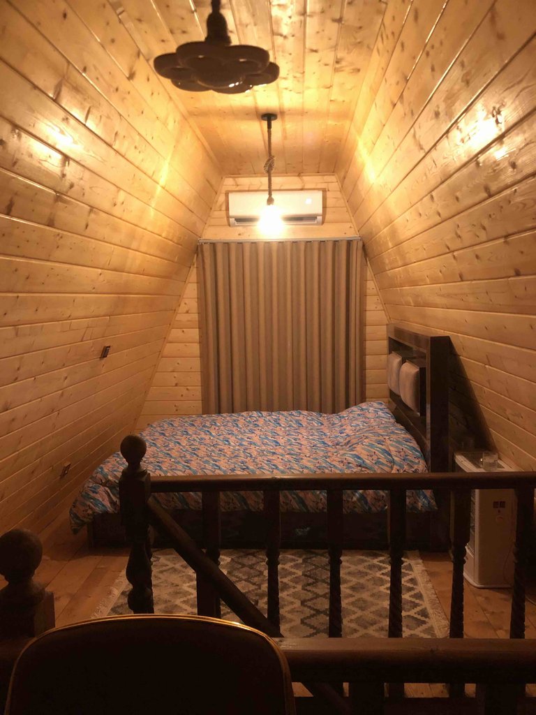 یک خوابه چوبی پویان