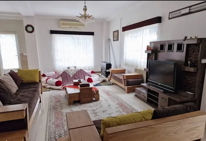 ویلا دوخوابه دوبلکس سپیدار توسکستان - هال وپذیرایی طبقه اول