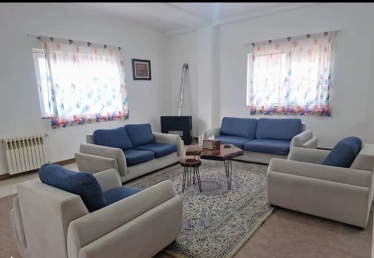 ویلا دوخوابه دوبلکس سپیدار توسکستان - هال وپذیرایی طبقه دوم