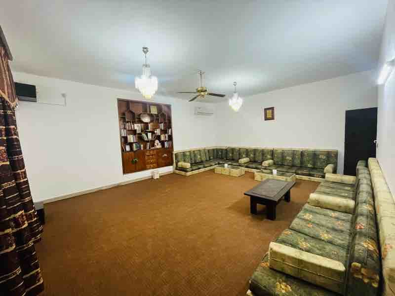 سوئیت سه خوابه رئیس علی