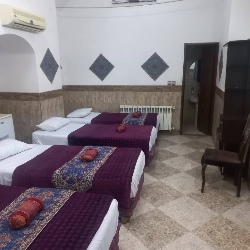 اقامتگاه سنتی دوستانه - واحد پنج تخته 1