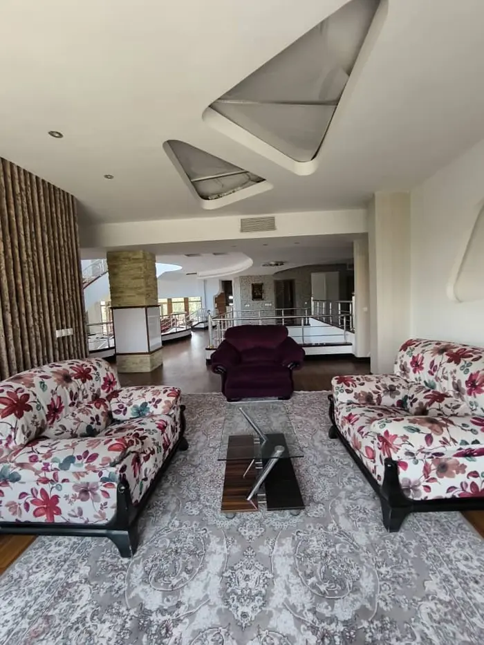 ویلا پنج خوابه استخردار عمارت پرواز -   