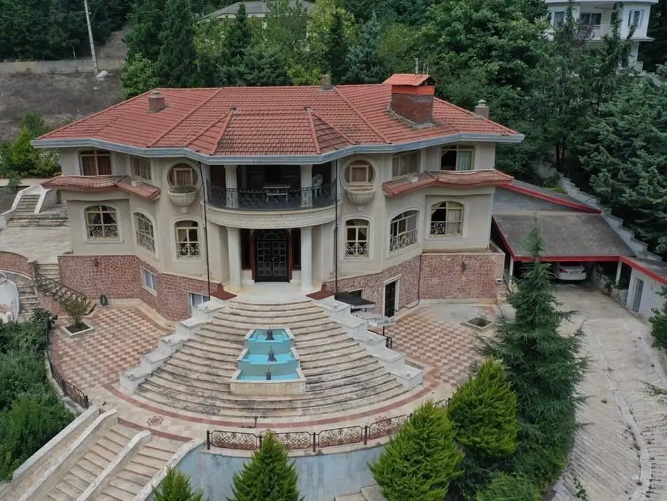 ویلا تریپلکس جنگلی چهارخوابه آوانگارد -   