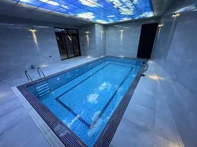 کلبه دوخوابه سوئیسی استخردار آبگرم مهر