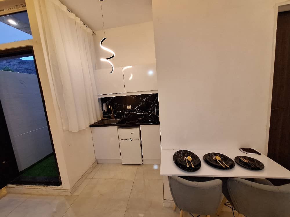 سوئیت فلت روم لند ۳