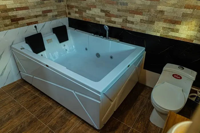 کلبه یک خوابه جنگلی جکوزی دار سی تیکا - واحد ارغوان -   