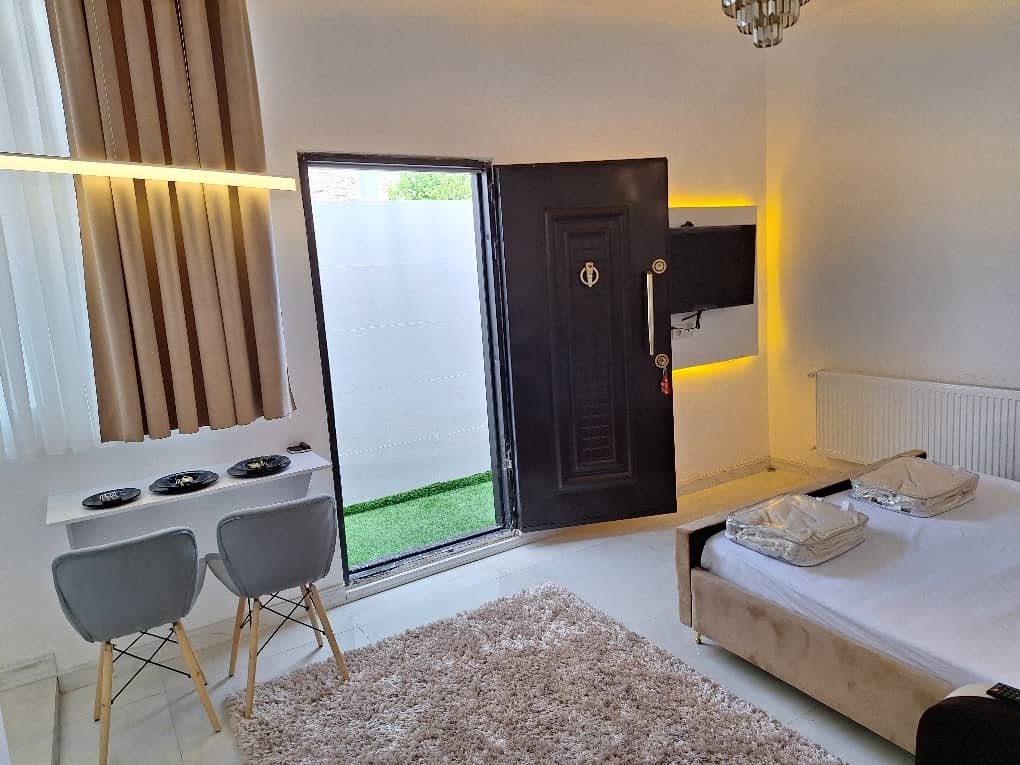 فلت روم لند ۲