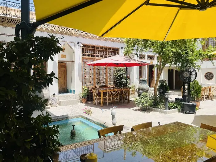 اقامتگاه سنتی خانه بهشتیان - واحد شب بو