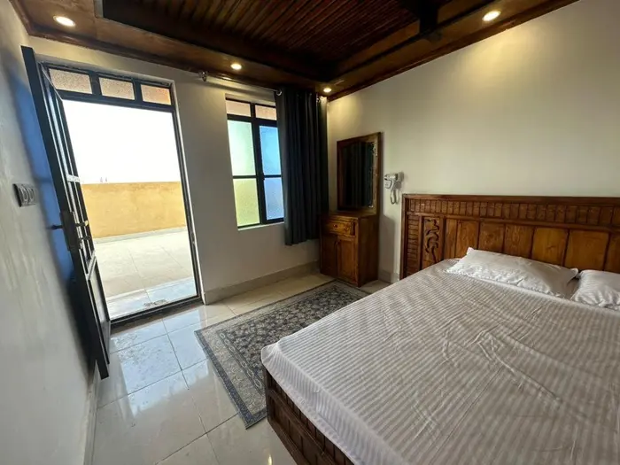 بوم گردی میرزا - واحد 5 پریمیوم -   