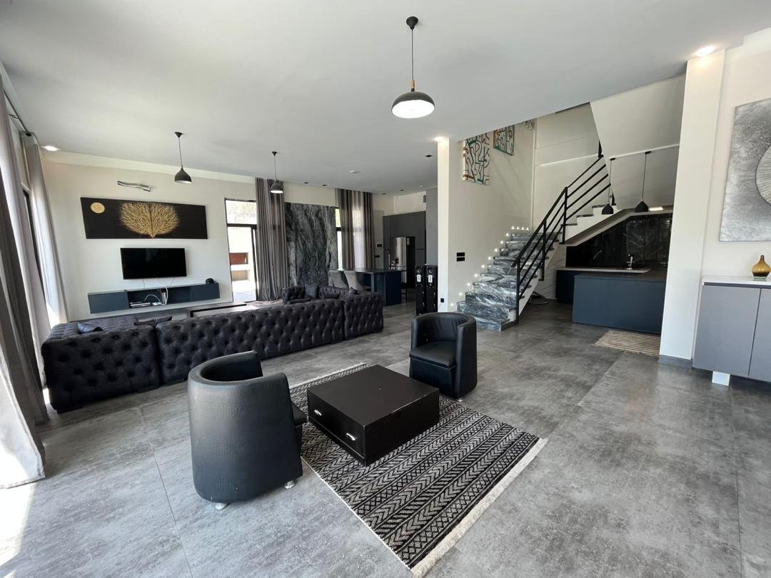 چهارخوابه استخردار چهارفصل منصوری