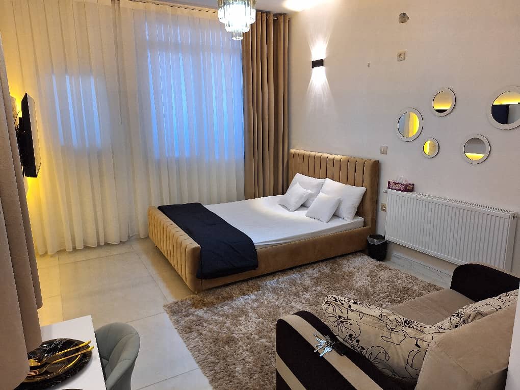 فلت روم لند ۱