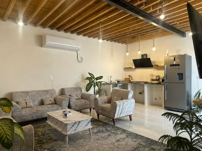 بوم گردی دوخوابه استخردار ماه هوس -   