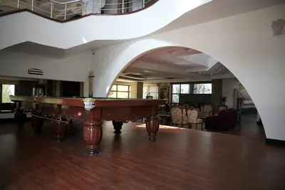 ویلا پنج خوابه استخردار عمارت پرواز