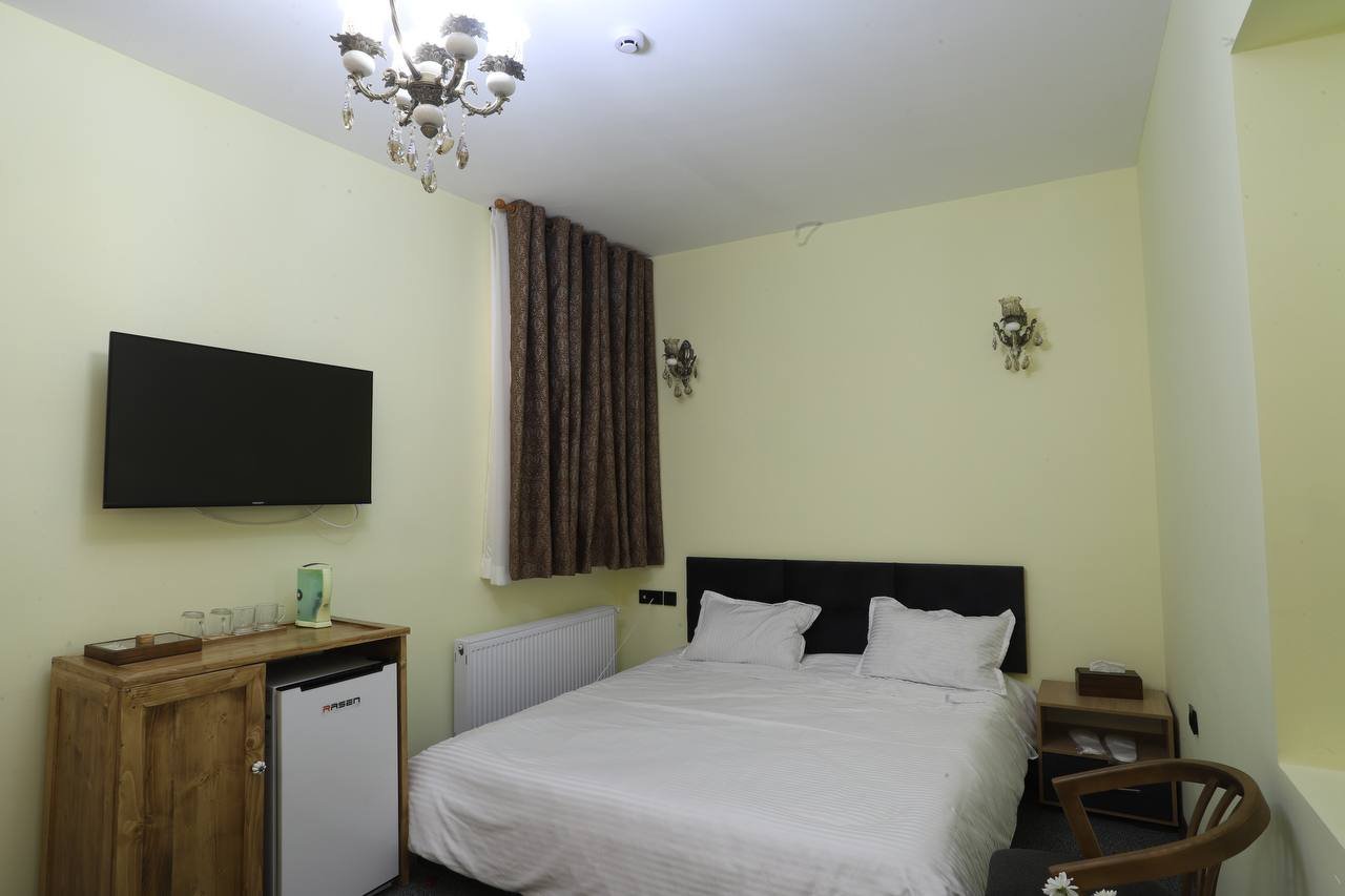 اقامتگاه سنتی خانه یار - واحد چهارتخته مجنون