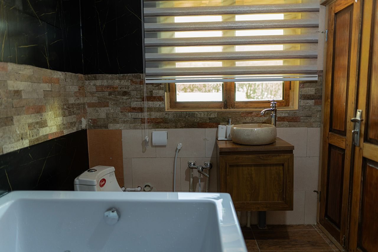 یک خوابه جنگلی جکوزی دار سی تیکا - واحد ارغوان