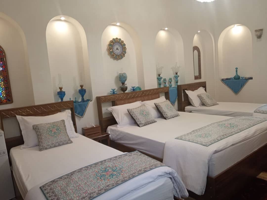 اقامتگاه سنتی خانه تاریخی نبوی - واحد فیروزه