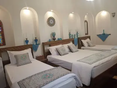 اقامتگاه سنتی خانه تاریخی نبوی - واحد فیروزه