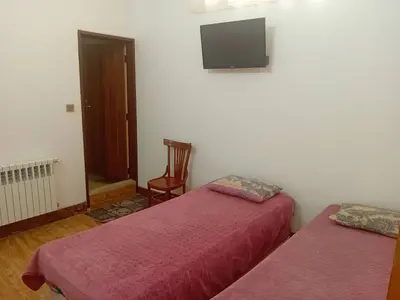 بومگردی یزدان - واحد ۸