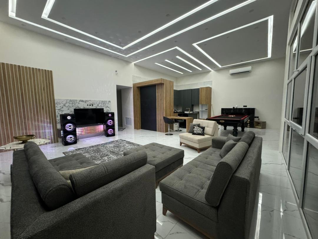 سه خوابه استخردار آبگرم رویال وینگس